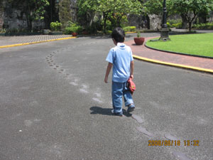 Jose Rizal's footsteps Imitating Dr. Jose Rizal's footsteps